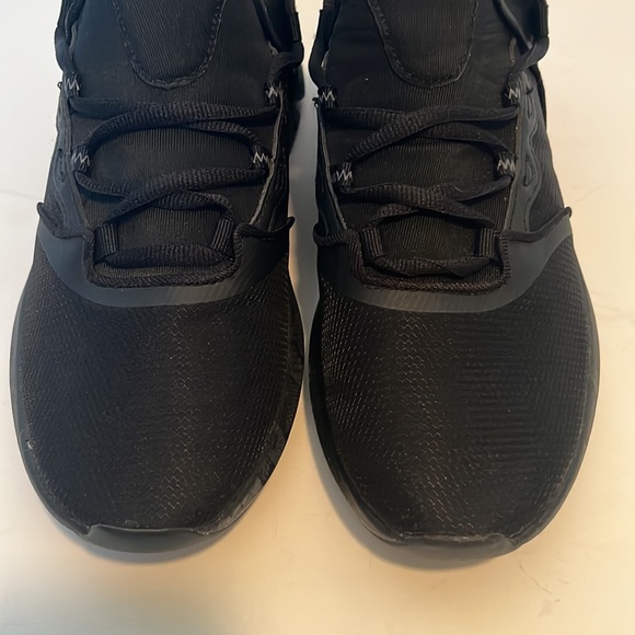 NEW Fabletics Cambria Performance Black Sneakers - Picture 3 of 8